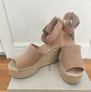 Marc Fisher Ltd Adalyne pink straw wedges in size 6